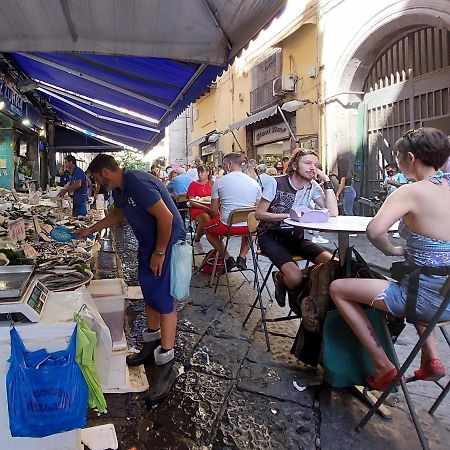 Mini Appartamento Al Chiostro Naples Luaran gambar