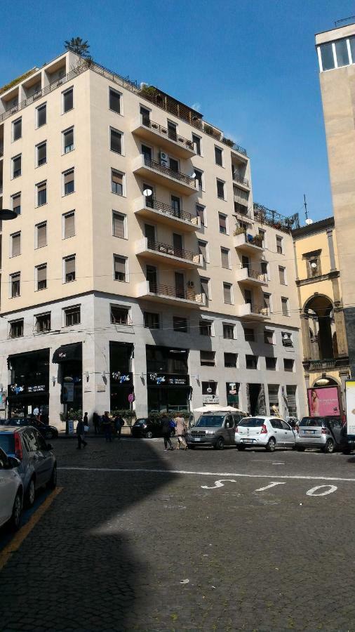 Mini Appartamento Al Chiostro Naples Luaran gambar